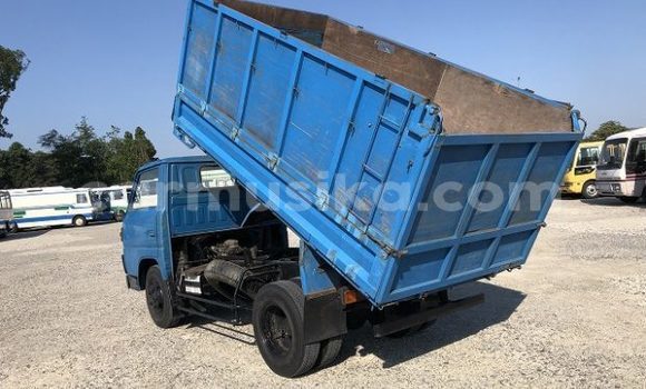 Acheter Occasion Utilitaire Mitsubishi Canter Bleu à Beitbridge, Matabeleland South Acheter Occasion Utilitaire Mitsubishi Canter Bleu à Beitbridge, Matabeleland South
