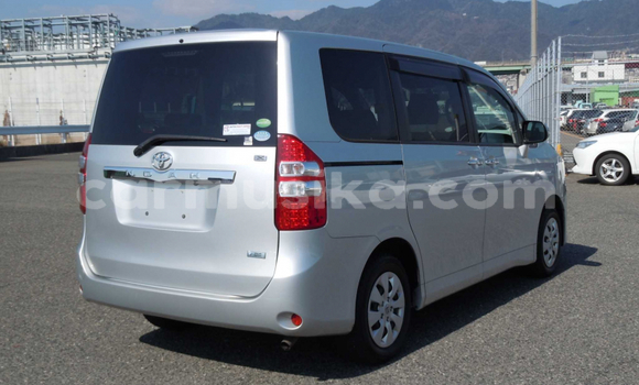 Nunua Ilio tumika Toyota Noah Fedha Gari ndani ya Beitbridge nchini Matabeleland Kusini Nunua Ilio tumika Toyota Noah Fedha Gari ndani ya Beitbridge nchini Matabeleland Kusini