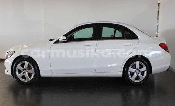 Buy Used Mercedes‒Benz CLK-klasse AMG White Car in Beitbridge in Matabeleland South Buy Used Mercedes‒Benz CLK-klasse AMG White Car in Beitbridge in Matabeleland South