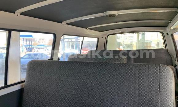 Buy Used Toyota Hiace White Car in Beitbridge in Matabeleland South Buy Used Toyota Hiace White Car in Beitbridge in Matabeleland South