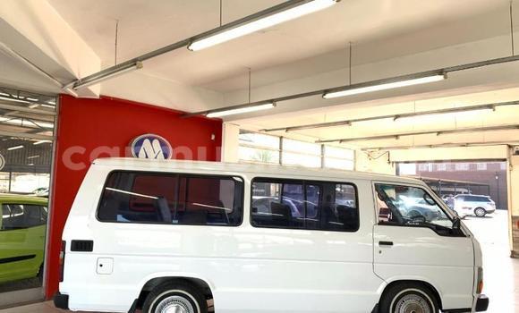 Buy Used Toyota Hiace White Car in Beitbridge in Matabeleland South Buy Used Toyota Hiace White Car in Beitbridge in Matabeleland South