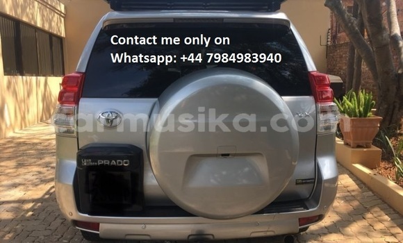 Nunua Ilio tumika Toyota Land Cruiser Prado Fedha Gari ndani ya Harare nchini Harare Nunua Ilio tumika Toyota Land Cruiser Prado Fedha Gari ndani ya Harare nchini Harare