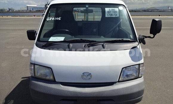 Nunua Ilio tumika Mazda Bongo Nyeupe Gari ndani ya Beitbridge nchini Matabeleland Kusini Nunua Ilio tumika Mazda Bongo Nyeupe Gari ndani ya Beitbridge nchini Matabeleland Kusini