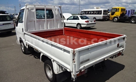 Nunua Ilio tumika Mazda Bongo Nyeupe Gari ndani ya Beitbridge nchini Matabeleland Kusini Nunua Ilio tumika Mazda Bongo Nyeupe Gari ndani ya Beitbridge nchini Matabeleland Kusini