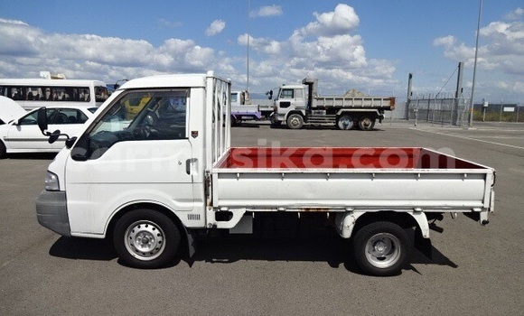 Nunua Ilio tumika Mazda Bongo Nyeupe Gari ndani ya Beitbridge nchini Matabeleland Kusini Nunua Ilio tumika Mazda Bongo Nyeupe Gari ndani ya Beitbridge nchini Matabeleland Kusini