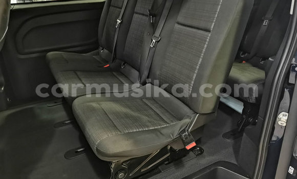 Acheter Occasion Voiture Mercedes‒Benz Vito Bleu à Beitbridge, Matabeleland South Acheter Occasion Voiture Mercedes‒Benz Vito Bleu à Beitbridge, Matabeleland South