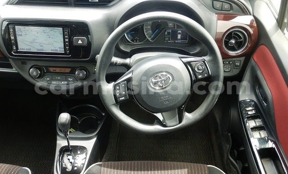 Nunua Ilio tumika Toyota Vitz Nyekundu Gari ndani ya Beitbridge nchini Matabeleland Kusini Nunua Ilio tumika Toyota Vitz Nyekundu Gari ndani ya Beitbridge nchini Matabeleland Kusini