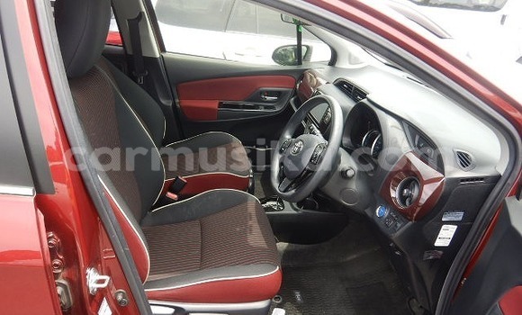 Nunua Ilio tumika Toyota Vitz Nyekundu Gari ndani ya Beitbridge nchini Matabeleland Kusini Nunua Ilio tumika Toyota Vitz Nyekundu Gari ndani ya Beitbridge nchini Matabeleland Kusini