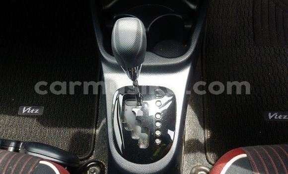 Nunua Ilio tumika Toyota Vitz Nyekundu Gari ndani ya Beitbridge nchini Matabeleland Kusini Nunua Ilio tumika Toyota Vitz Nyekundu Gari ndani ya Beitbridge nchini Matabeleland Kusini