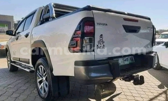 Buy Used Toyota Hilux White Car in Beitbridge in Matabeleland South Buy Used Toyota Hilux White Car in Beitbridge in Matabeleland South