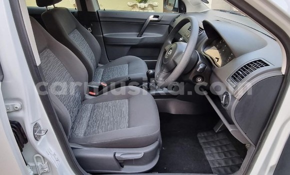 Nunua Ilio tumika Volkswagen Polo Nyeupe Gari ndani ya Beitbridge nchini Matabeleland Kusini Nunua Ilio tumika Volkswagen Polo Nyeupe Gari ndani ya Beitbridge nchini Matabeleland Kusini