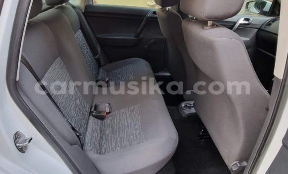 Nunua Ilio tumika Volkswagen Polo Nyeupe Gari ndani ya Beitbridge nchini Matabeleland Kusini Nunua Ilio tumika Volkswagen Polo Nyeupe Gari ndani ya Beitbridge nchini Matabeleland Kusini