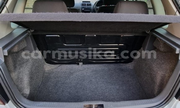 Nunua Ilio tumika Volkswagen Polo Nyeupe Gari ndani ya Beitbridge nchini Matabeleland Kusini Nunua Ilio tumika Volkswagen Polo Nyeupe Gari ndani ya Beitbridge nchini Matabeleland Kusini