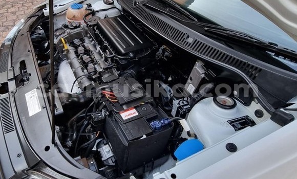 Nunua Ilio tumika Volkswagen Polo Nyeupe Gari ndani ya Beitbridge nchini Matabeleland Kusini Nunua Ilio tumika Volkswagen Polo Nyeupe Gari ndani ya Beitbridge nchini Matabeleland Kusini