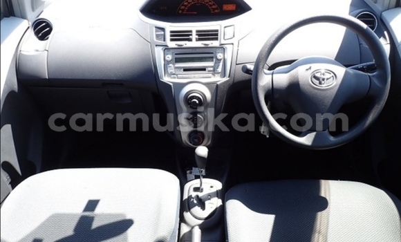 Buy Used Toyota Vitz Silver Car in Beitbridge in Matabeleland South Buy Used Toyota Vitz Silver Car in Beitbridge in Matabeleland South