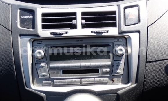 Buy Used Toyota Vitz Silver Car in Beitbridge in Matabeleland South Buy Used Toyota Vitz Silver Car in Beitbridge in Matabeleland South