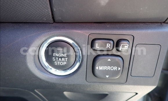 Buy Used Toyota Vitz Silver Car in Beitbridge in Matabeleland South Buy Used Toyota Vitz Silver Car in Beitbridge in Matabeleland South