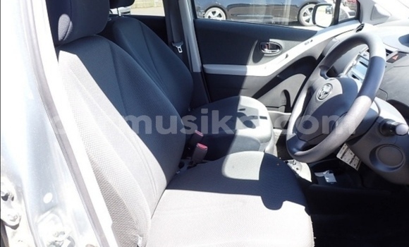 Buy Used Toyota Vitz Silver Car in Beitbridge in Matabeleland South Buy Used Toyota Vitz Silver Car in Beitbridge in Matabeleland South