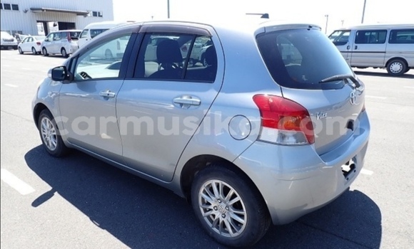 Buy Used Toyota Vitz Silver Car in Beitbridge in Matabeleland South Buy Used Toyota Vitz Silver Car in Beitbridge in Matabeleland South