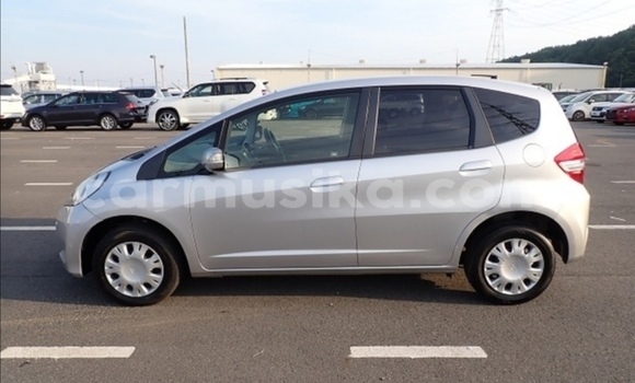 Acheter Occasion Voiture Honda Fit Gris à Beitbridge, Matabeleland South Acheter Occasion Voiture Honda Fit Gris à Beitbridge, Matabeleland South