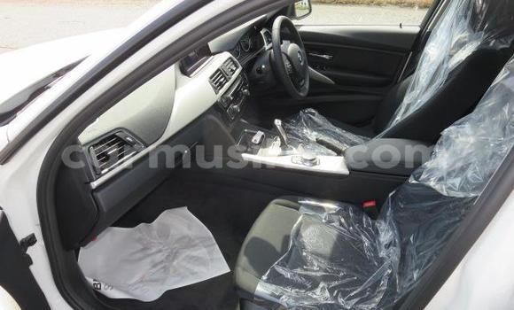 Acheter Occasion Voiture BMW 3–Series Blanc à Belvédère, Harare Acheter Occasion Voiture BMW 3–Series Blanc à Belvédère, Harare