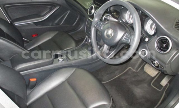 Buy Used Mercedes‒Benz CLK-klasse AMG White Car in Beitbridge in Matabeleland South Buy Used Mercedes‒Benz CLK-klasse AMG White Car in Beitbridge in Matabeleland South