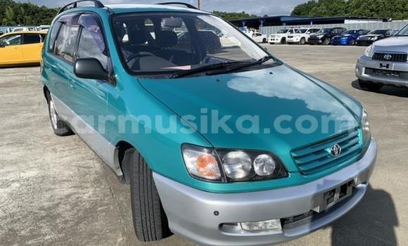 Acheter Occasion Voiture Toyota Ipsum Vert à Beitbridge, Matabeleland South