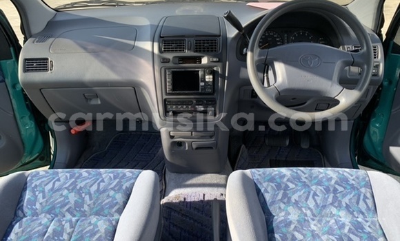 Buy Used Toyota Ipsum Green Car in Beitbridge in Matabeleland South Buy Used Toyota Ipsum Green Car in Beitbridge in Matabeleland South