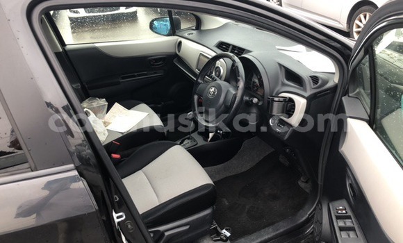 Nunua Ilio tumika Toyota Vitz Nyeusi Gari ndani ya Beitbridge nchini Matabeleland Kusini Nunua Ilio tumika Toyota Vitz Nyeusi Gari ndani ya Beitbridge nchini Matabeleland Kusini