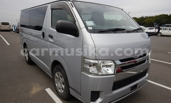Buy Used Toyota Hiace Silver Car in Beitbridge in Matabeleland South