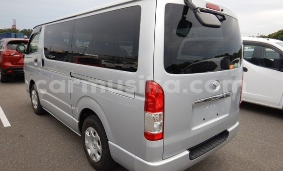 Tenga Tsaru Toyota Hiace Sirivha Mota in Beitbridge in Matabeleland South Tenga Tsaru Toyota Hiace Sirivha Mota in Beitbridge in Matabeleland South