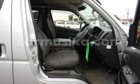 Tenga Tsaru Toyota Hiace Sirivha Mota in Beitbridge in Matabeleland South Tenga Tsaru Toyota Hiace Sirivha Mota in Beitbridge in Matabeleland South