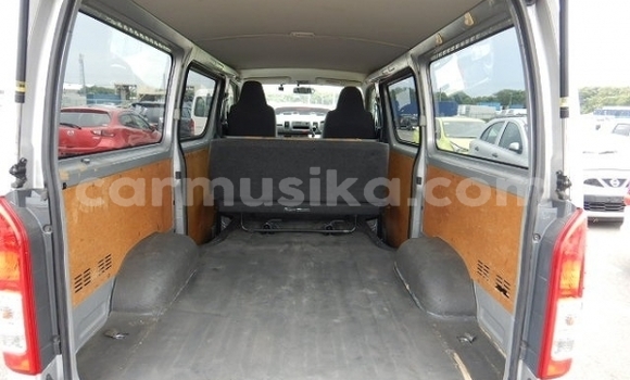 Tenga Tsaru Toyota Hiace Sirivha Mota in Beitbridge in Matabeleland South Tenga Tsaru Toyota Hiace Sirivha Mota in Beitbridge in Matabeleland South