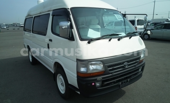 Buy Used Toyota Hiace White Car in Beitbridge in Matabeleland South Buy Used Toyota Hiace White Car in Beitbridge in Matabeleland South