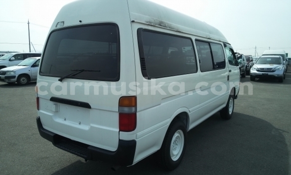 Buy Used Toyota Hiace White Car in Beitbridge in Matabeleland South Buy Used Toyota Hiace White Car in Beitbridge in Matabeleland South