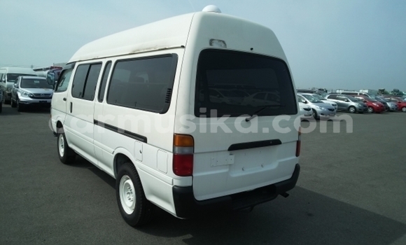 Buy Used Toyota Hiace White Car in Beitbridge in Matabeleland South Buy Used Toyota Hiace White Car in Beitbridge in Matabeleland South