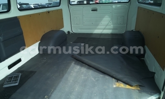 Buy Used Toyota Hiace White Car in Beitbridge in Matabeleland South Buy Used Toyota Hiace White Car in Beitbridge in Matabeleland South