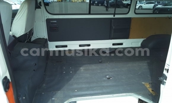 Buy Used Toyota Hiace White Car in Beitbridge in Matabeleland South Buy Used Toyota Hiace White Car in Beitbridge in Matabeleland South