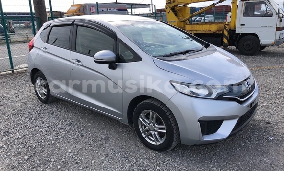 Buy Used Honda Fit Silver Car in Beitbridge in Matabeleland South Buy Used Honda Fit Silver Car in Beitbridge in Matabeleland South