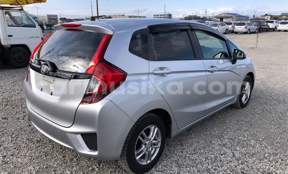 Buy Used Honda Fit Silver Car in Beitbridge in Matabeleland South Buy Used Honda Fit Silver Car in Beitbridge in Matabeleland South
