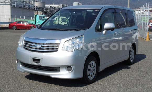 Nunua Ilio tumika Toyota Noah Fedha Gari ndani ya Beitbridge nchini Matabeleland Kusini Nunua Ilio tumika Toyota Noah Fedha Gari ndani ya Beitbridge nchini Matabeleland Kusini