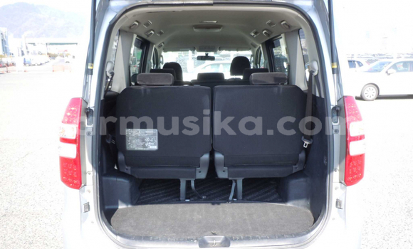 Nunua Ilio tumika Toyota Noah Fedha Gari ndani ya Beitbridge nchini Matabeleland Kusini Nunua Ilio tumika Toyota Noah Fedha Gari ndani ya Beitbridge nchini Matabeleland Kusini