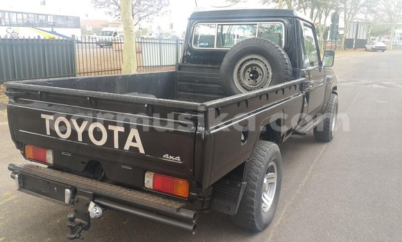 Tenga Tsaru Toyota Land Cruiser Nhema Mota in Beitbridge in Matabeleland South Tenga Tsaru Toyota Land Cruiser Nhema Mota in Beitbridge in Matabeleland South