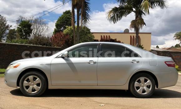 Nunua Ilio tumika Toyota Camry Fedha Gari ndani ya Harare nchini Harare