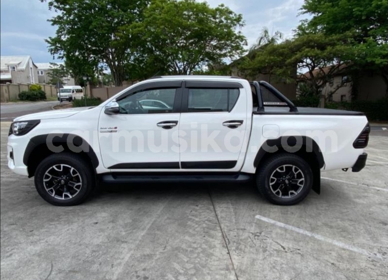 Big with watermark toyota hilux matabeleland south beitbridge 31049