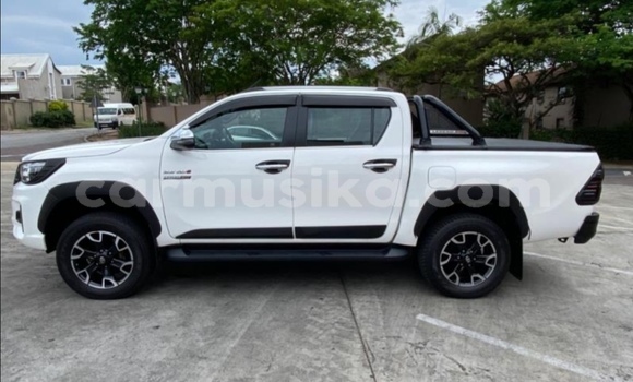 Nunua Ilio tumika Toyota Hilux Nyeupe Gari ndani ya Beitbridge nchini Matabeleland Kusini Nunua Ilio tumika Toyota Hilux Nyeupe Gari ndani ya Beitbridge nchini Matabeleland Kusini