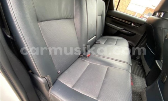 Nunua Ilio tumika Toyota Hilux Nyeupe Gari ndani ya Beitbridge nchini Matabeleland Kusini Nunua Ilio tumika Toyota Hilux Nyeupe Gari ndani ya Beitbridge nchini Matabeleland Kusini