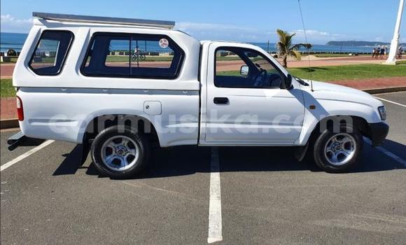 Tenga Tsaru Toyota Hilux Chena Mota in Beitbridge in Matabeleland South Tenga Tsaru Toyota Hilux Chena Mota in Beitbridge in Matabeleland South