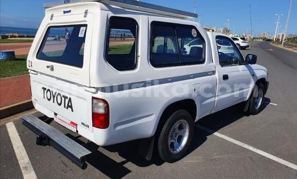 Tenga Tsaru Toyota Hilux Chena Mota in Beitbridge in Matabeleland South Tenga Tsaru Toyota Hilux Chena Mota in Beitbridge in Matabeleland South