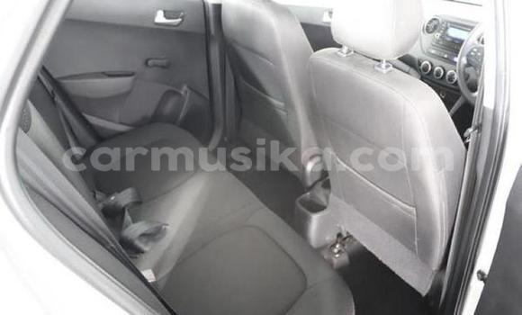 Tenga Tsaru Hyundai i10 Sirivha Mota in Beitbridge in Matabeleland South Tenga Tsaru Hyundai i10 Sirivha Mota in Beitbridge in Matabeleland South